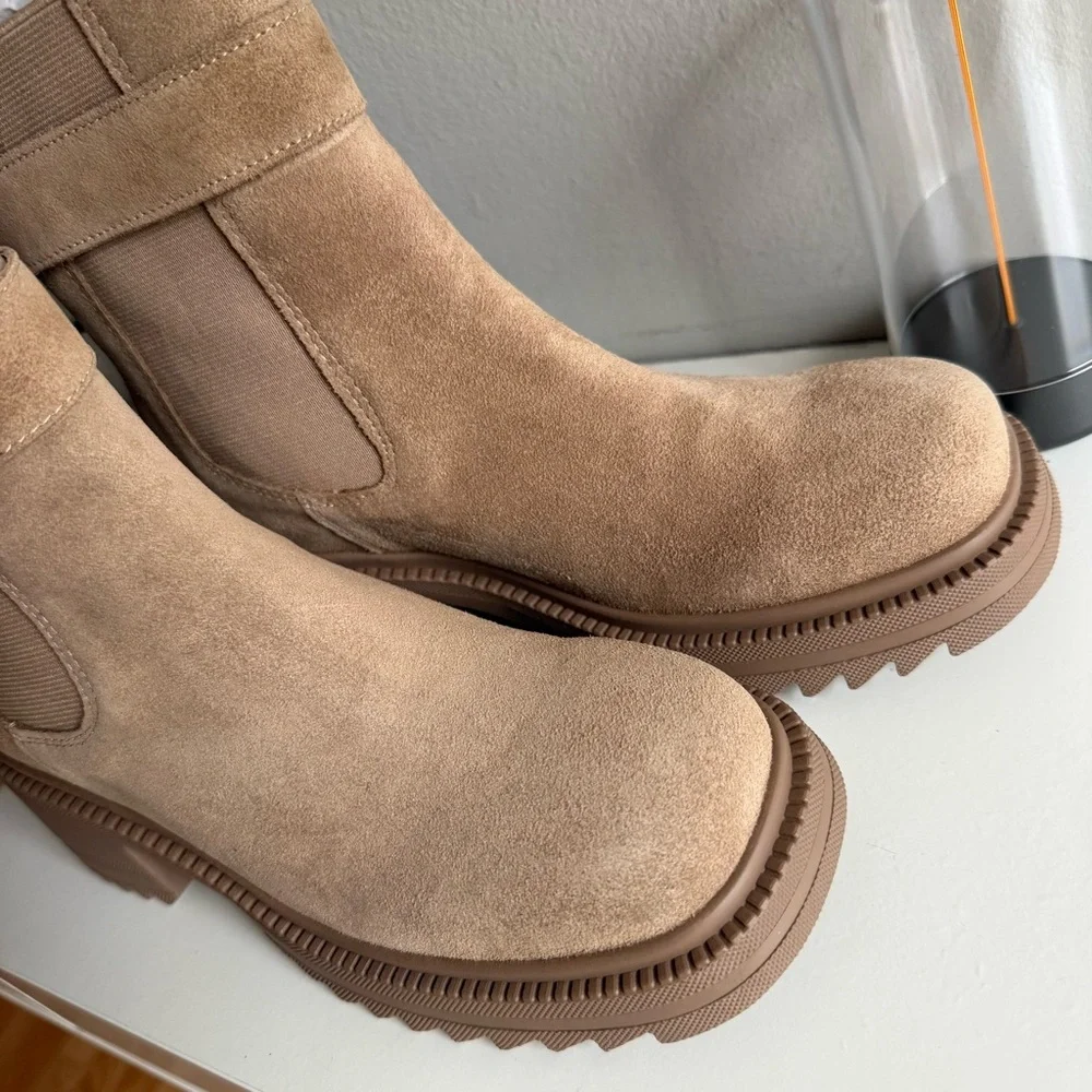 NWT Steve Madden tan suede women’s boots size 7